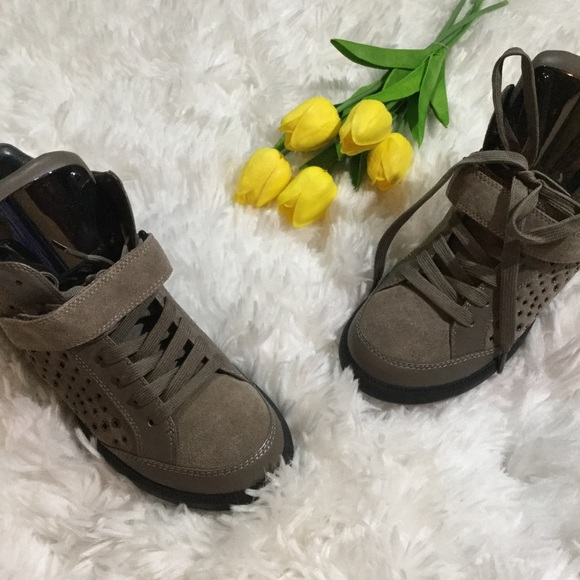 Monika Chiang Sz 7 High Top Leather S… - Picture 2 of 8